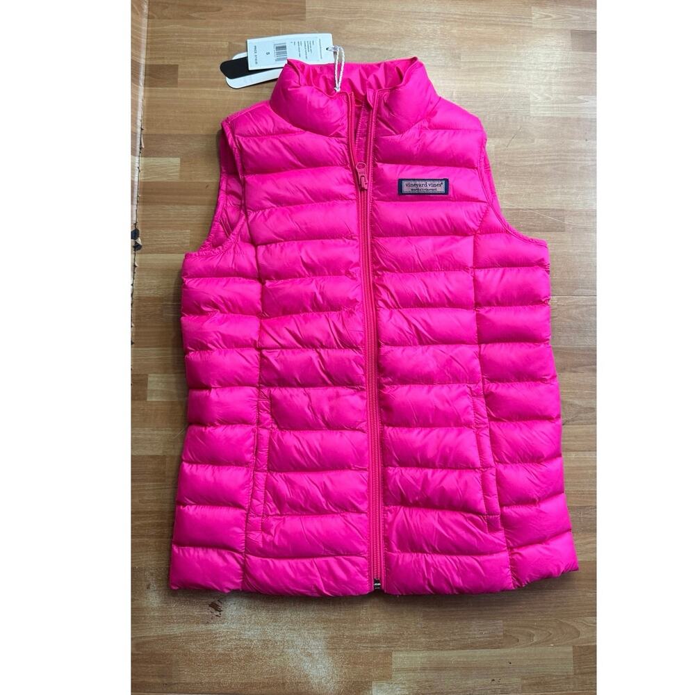Vineyard Vines channeled puffer vest in bright neon pink, size Small, NWT